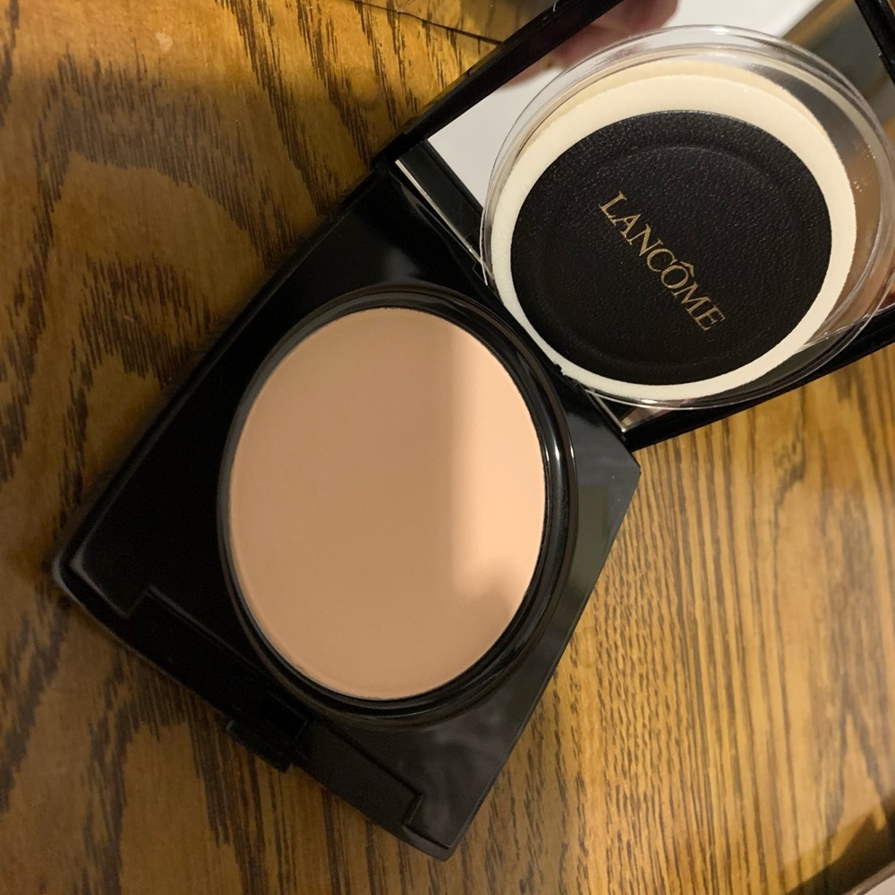 Brand new in box Lancôme Dual Finish powder 100C Porcelain Delicate